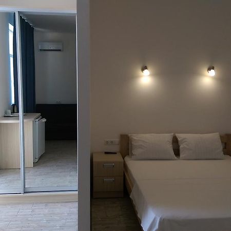 Aleksandriya Hotel ชรอโนมอสค์ ภายนอก รูปภาพ