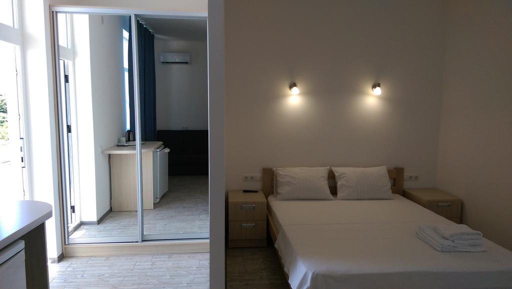 Aleksandriya Hotel ชรอโนมอสค์ ภายนอก รูปภาพ